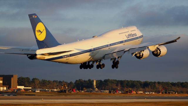 BOEING 747-8 (D-ABYT) - Sun came out just in time - Taken 19 DEC 2018