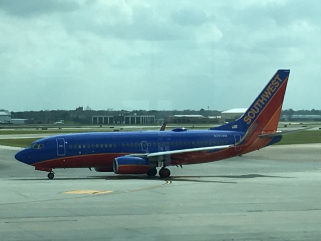 Boeing 737-700 (N282WN) - Heading out to San Antonio