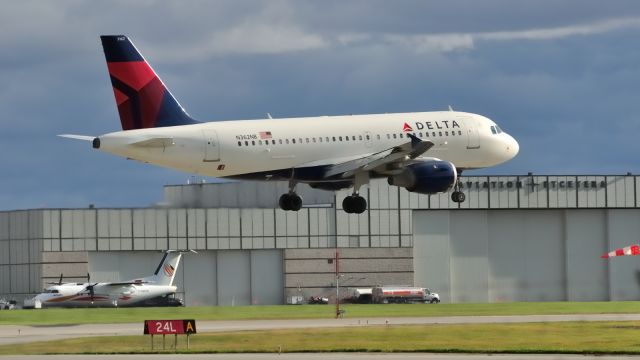 Airbus A319 (N362NB) - Taking the New York Rangers hockey club to Montreal.