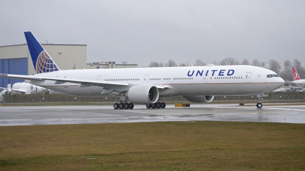BOEING 777-300 (N2136U) - BOE756 taxis onto Rwy 16R for a RTO check on completion of a B1 flight on 3.3.17. (ln 1477 / cn 62648).