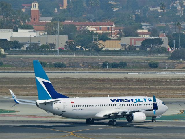 Boeing 737-800 (C-FUSM) - Scimitar winglet