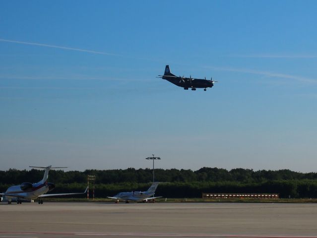 Antonov An-12 (UR-CGV)