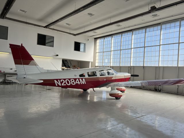 Piper Saratoga (N2084M)