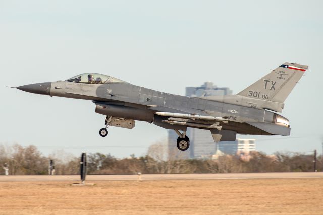 Lockheed F-16 Fighting Falcon —