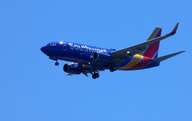 Boeing 737-700 (N444WN) - Shown here on approach is a Southwest Airlines Boeing 737-700 in the summer of 2018.