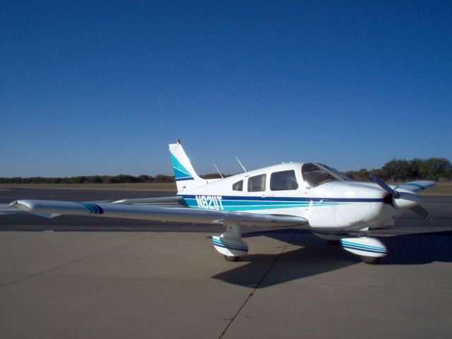 Piper Cherokee (N8211T) - 80 Archer II