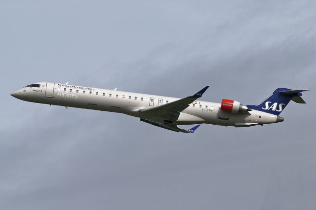 Canadair Regional Jet CRJ-900 (EI-FPK) - SAS2548 departs on the flight back to Stockholm