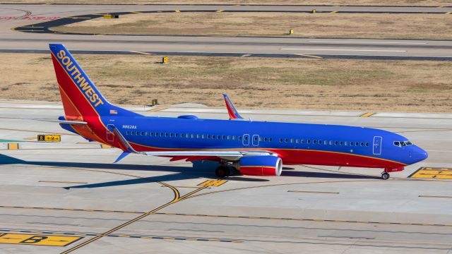 Boeing 737-800 (N8628A)