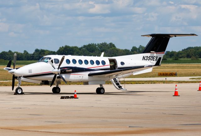 Beechcraft Super King Air 350 (N350ES)
