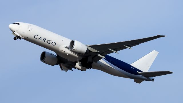 Boeing 777-200 (N703GT)
