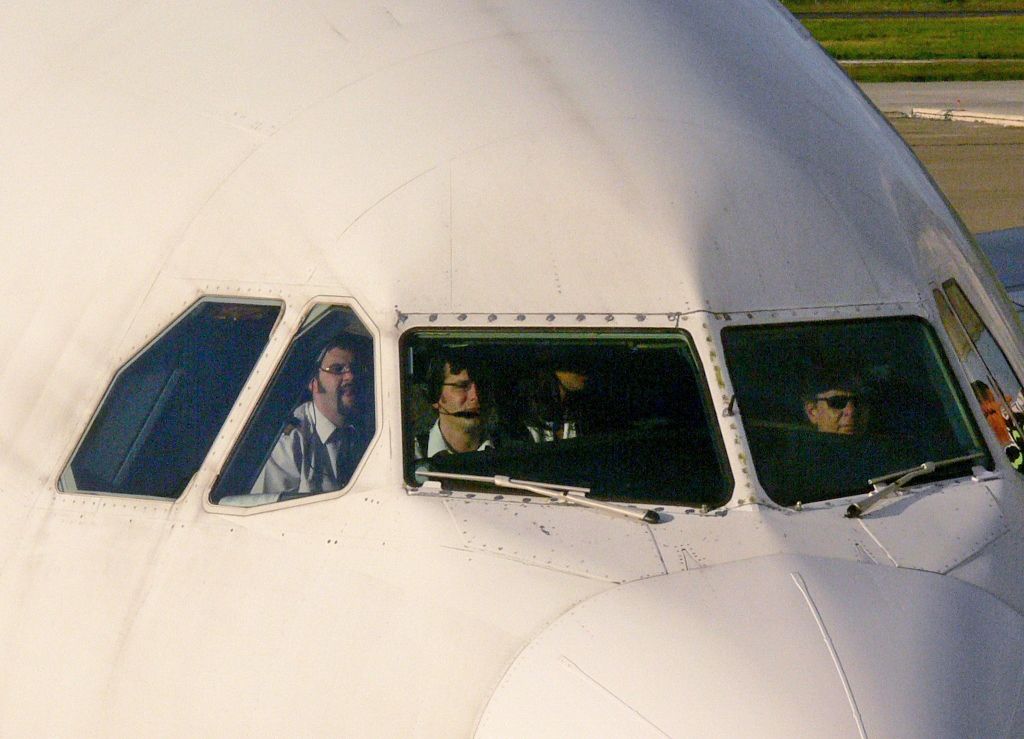 Airbus A340-300 (EC-GLE)