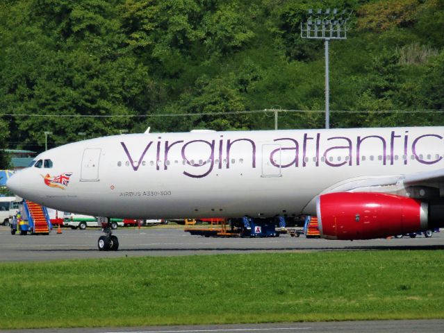Airbus A330-300 (G-VKSS)