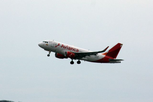 Airbus A319 (N723AV)