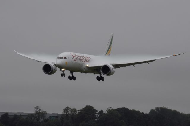 Boeing 787-8 (ET-AOU) - ET505 from Los Angeles on finals in pretty dismal weather, Dublin July 26th 2015