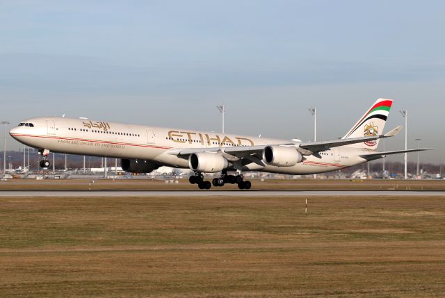 Airbus A340-600 (A6-EHL)