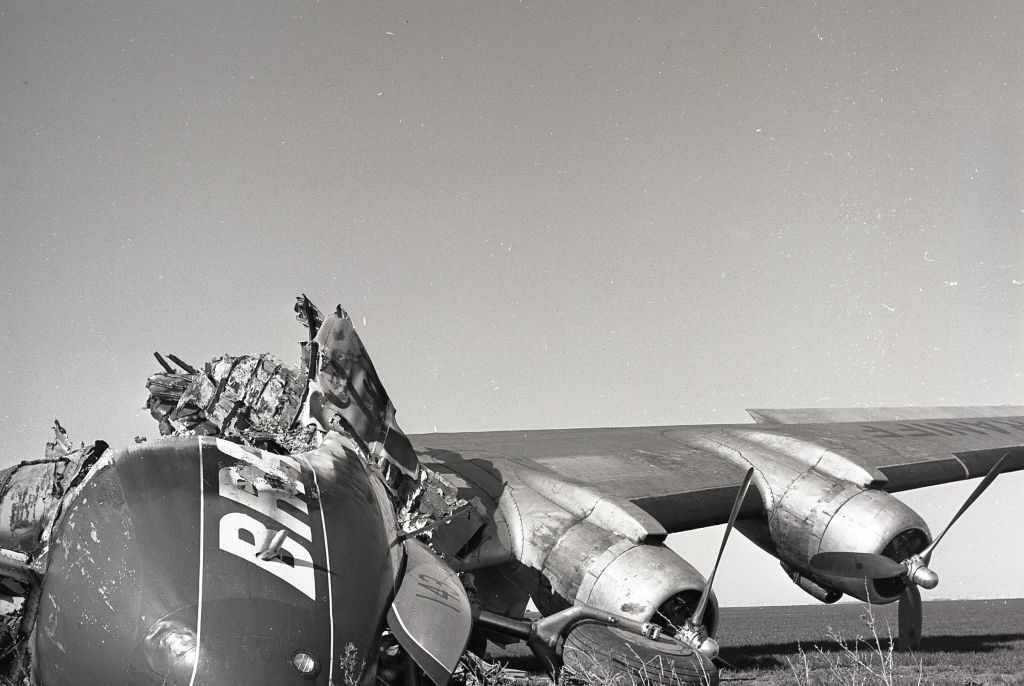 N65143 — - Braniff Flt 65. Hugoton, Kansas, Mar 26, 1952. Potographer unknown, from discarded Braniff accident files