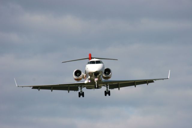 — — - Final Approach Runway 18 Austin Straubel Field Green Bay, WI During a Green Bay Packer Game