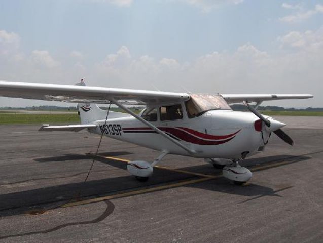 Cessna Skyhawk (N613SP)