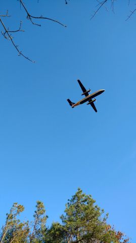 de Havilland Dash 8-300 — - Army Golden Knights aircraft on low approach into Plymouth, after Thanksgiving parade parachute demo