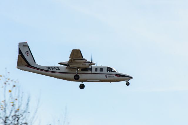 Rockwell Turbo Commander 690 (N691CL) - Landig runway 26.