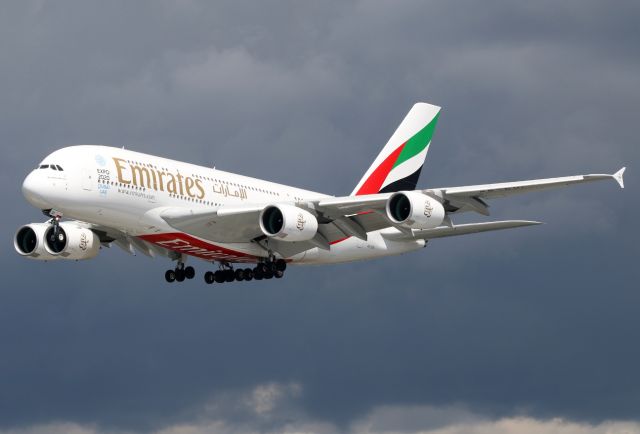 Airbus A380-800 (A6-EOI)