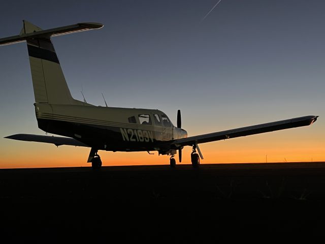 Piper Saratoga (N2183V)