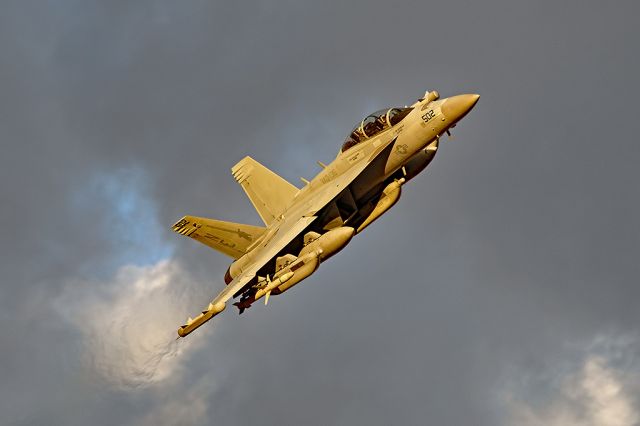 McDonnell Douglas FA-18 Hornet (16-6936)