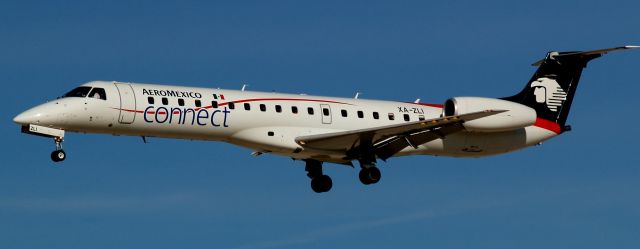 Embraer ERJ-145 (XA-ZLI)