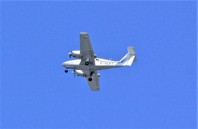 C-GLKT — - C-GLKT PIPER PA-44-180 SEMINOLE Aeroclub de Montreal INC survolant la ville de Lavaltrie QC. le 09-05-2022 à 15:33