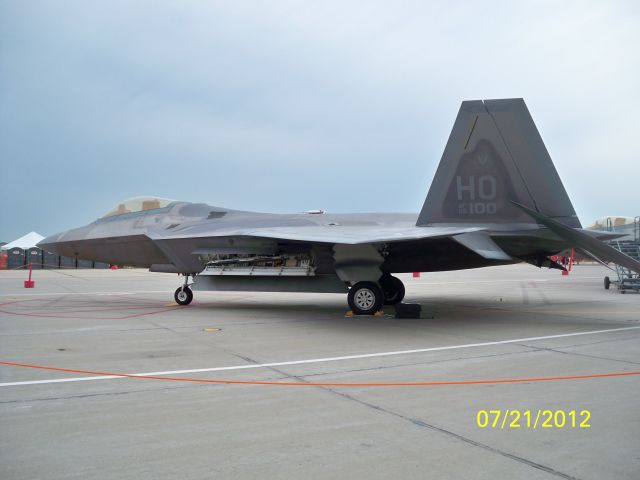 — — - F-22 Raptor