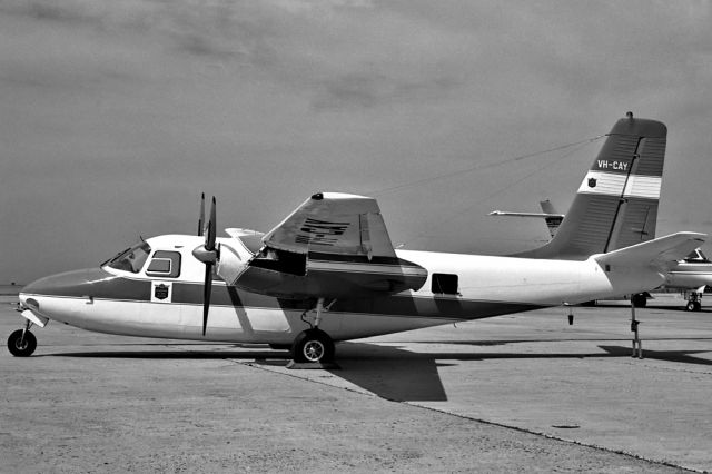 Piper Cherokee (VH-CAY) - AERO COMMANDER 680E - REG VH-CAY (CN 680E-855-76) - ESSENDON MELBOURNE VIC. AUSTRALIA - YMEN (18/2/1986)35MM NEGATIVE SCAN.