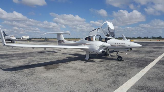 Diamond Twin Star (N931PA)
