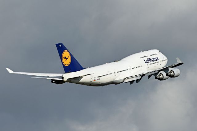 Boeing 747-400 (CA-BVX)