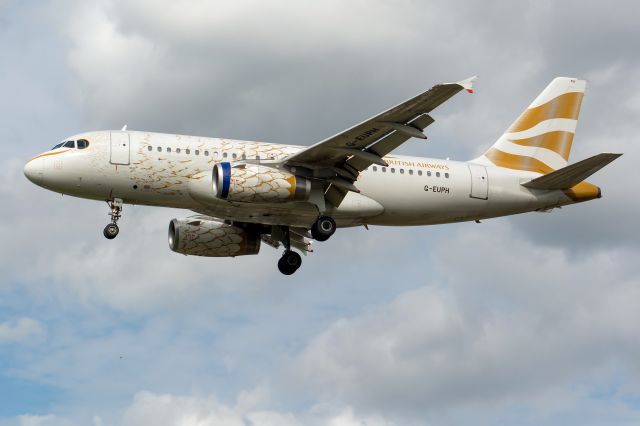 Airbus A320 (G-EUPH)