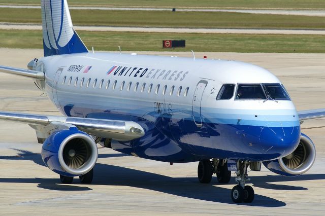 Embraer 170/175 (N861RW)