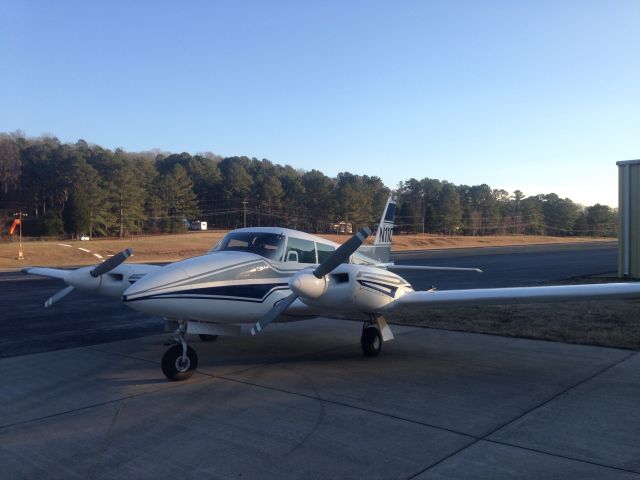 Piper PA-30 Twin Comanche (N11QT)