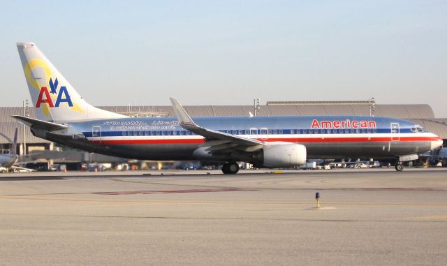 Boeing 737-800 (N905AN) - Holding on RWY 19R