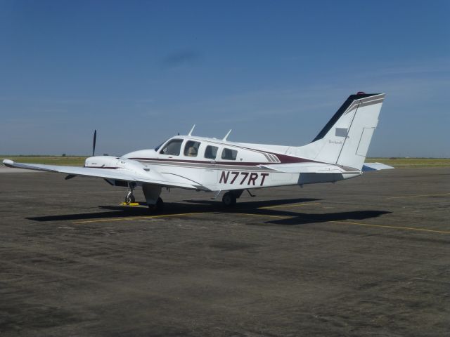 Beechcraft Baron (58) (N77RT)