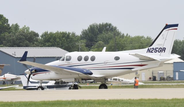 Beechcraft King Air 90 (N25GR) - Airventure 2019