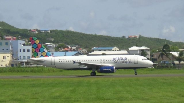 Airbus A320 (N603JB)