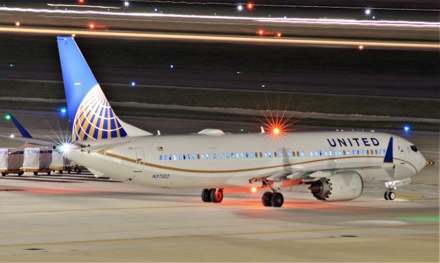 Boeing 737 MAX 9 (N27502)