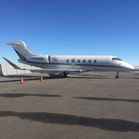 Bombardier Challenger 300 (N770QS)