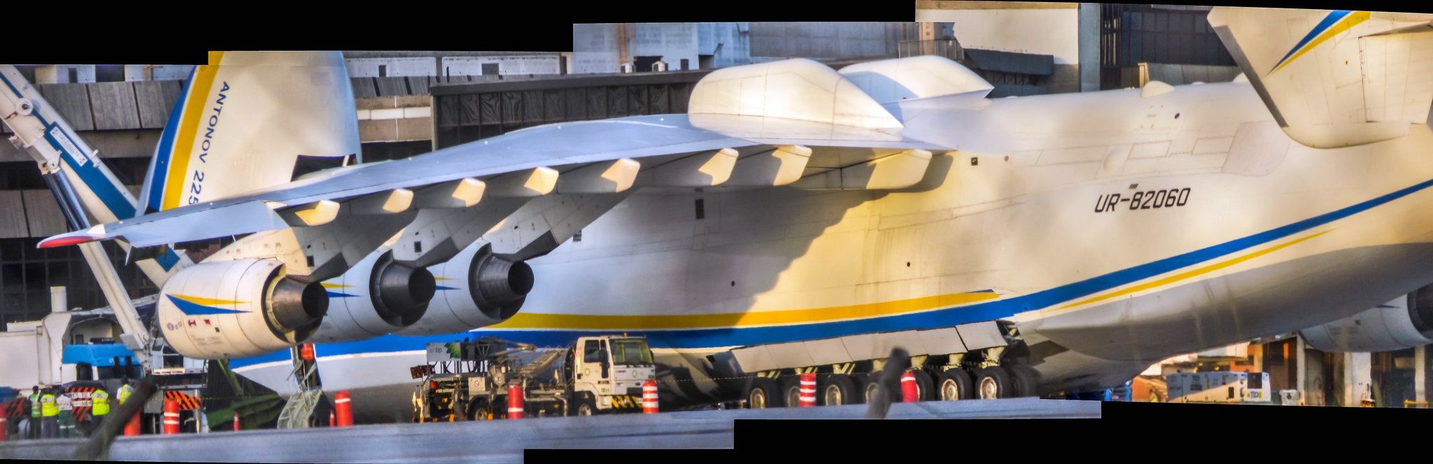 Antonov Antheus (UR-82060)