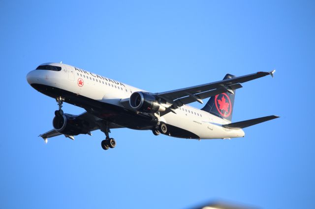 Airbus A320 (C-FKOJ)