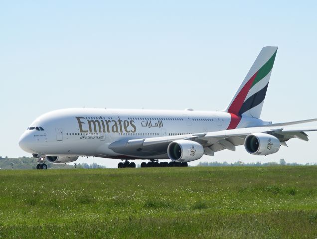 Airbus A380-800 (A6-EUK)