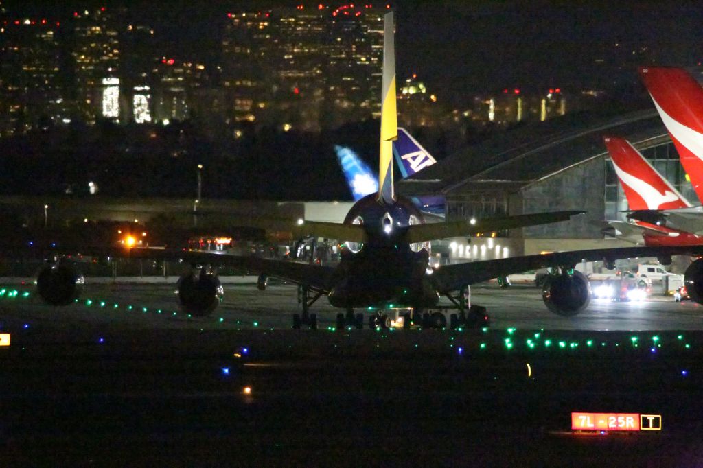 Airbus A380-800 (HL7625)