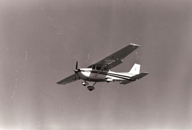 Cessna Skyhawk — - Cessna landing at Fullerton in the 1980s