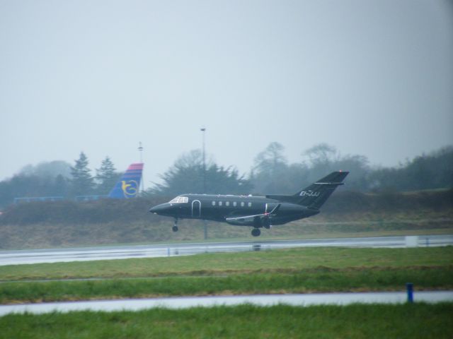 Hawker 800 (EI-JJJ) - EI-JJJ HAWKER 900XP MSN HA-0085  EX N985RM HEX CODE 4CA787 SELCAL DQAK  HYR 900A SEEN LANDING 11-03-2011