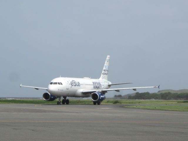 Airbus A320 (N598JB)