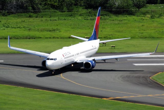 Boeing 737-800 (N386DA)